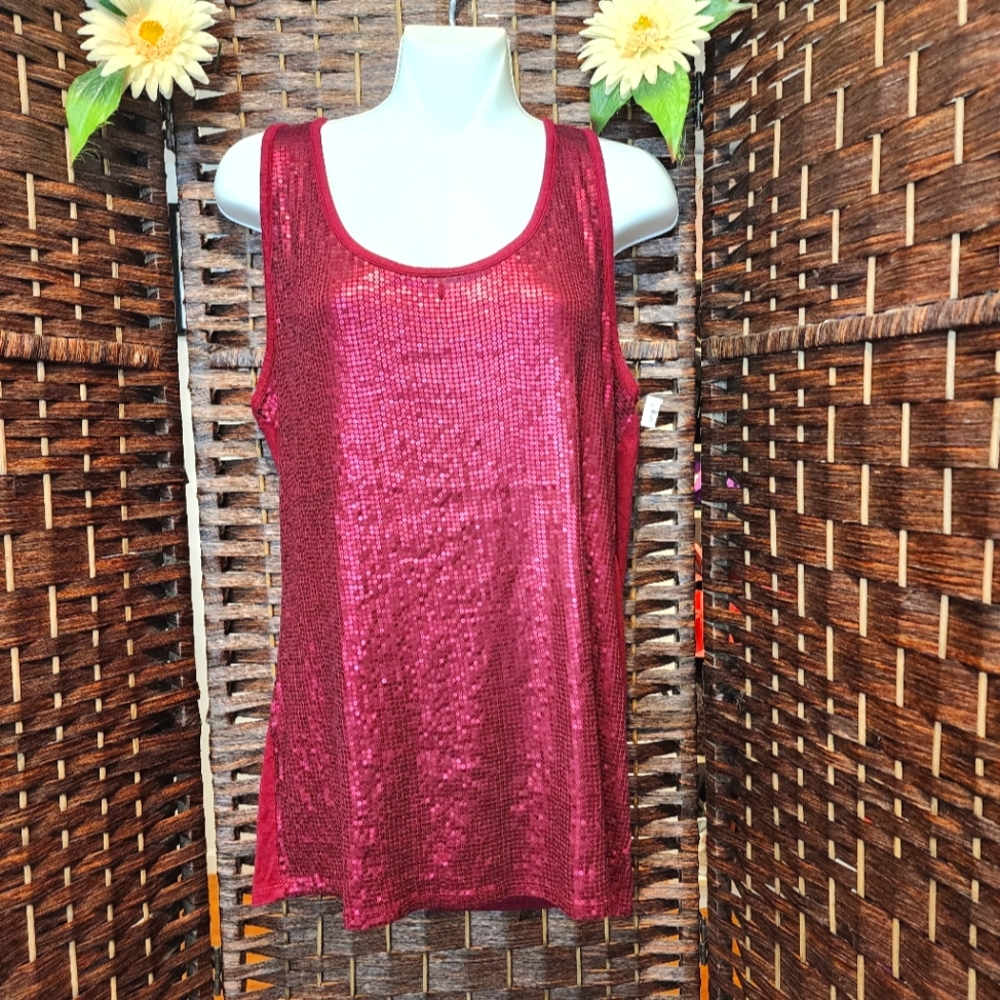 Maurices Tank top Color cherry red good condition